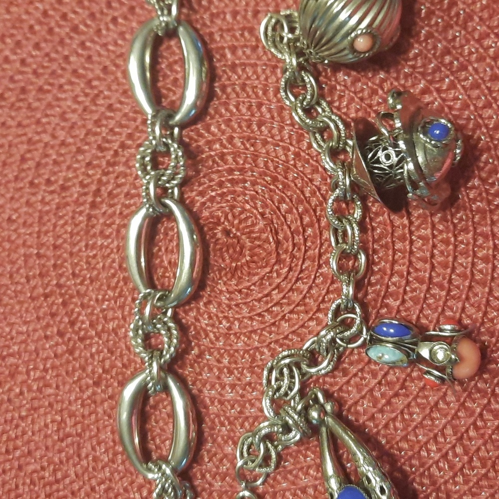 Silvertone bracelets - Picture 5 of 6